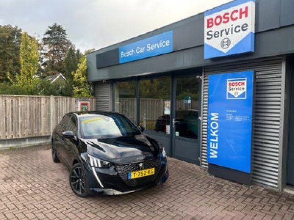 Peugeot 208 1.2 PureTech GT 2023 - voorkant
