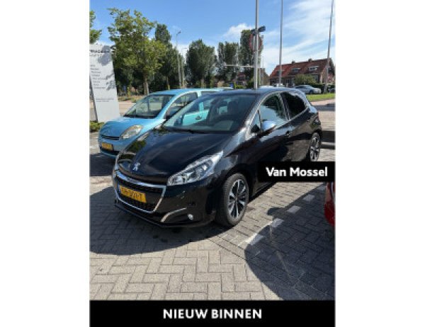 Peugeot 208 1.2 PureTech Allure 2018 - voorkant