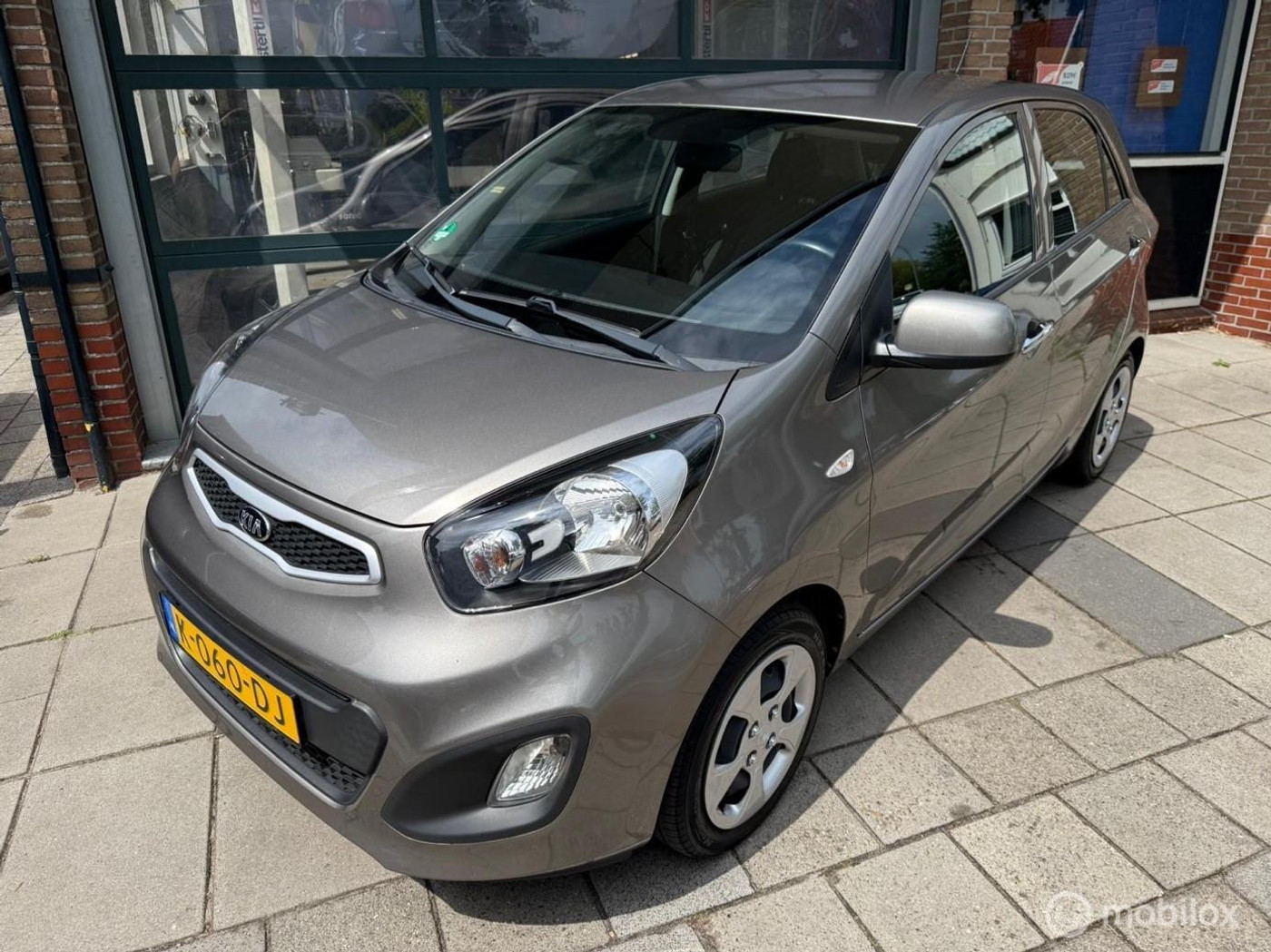Kia Picanto 1.0 CVVT EconomyLine / Airco / Trekhaak! / 5 Deurs / 2014 - voorkant