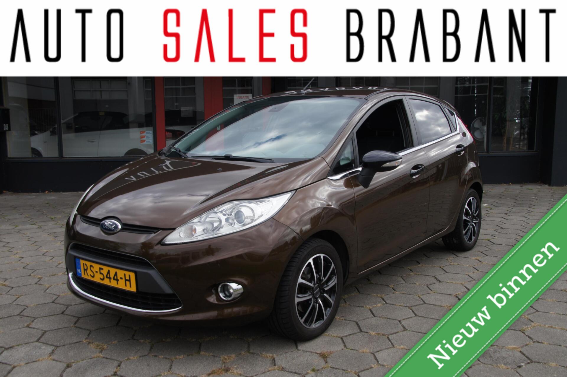 Ford Fiesta 1.25 Titanium 2011 - voorkant