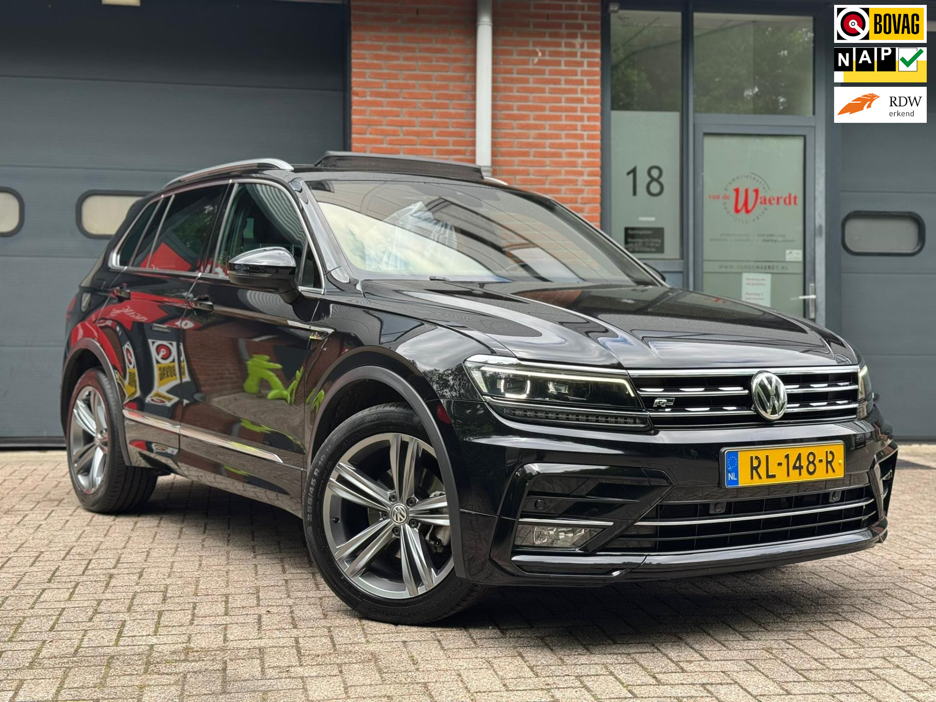 Volkswagen Tiguan 1.4 TSI Comfortline Business 3xR-Line/Airco/Elek.Pakket/PanoramaDak/BOVAG Erkend 2018 - voorkant
