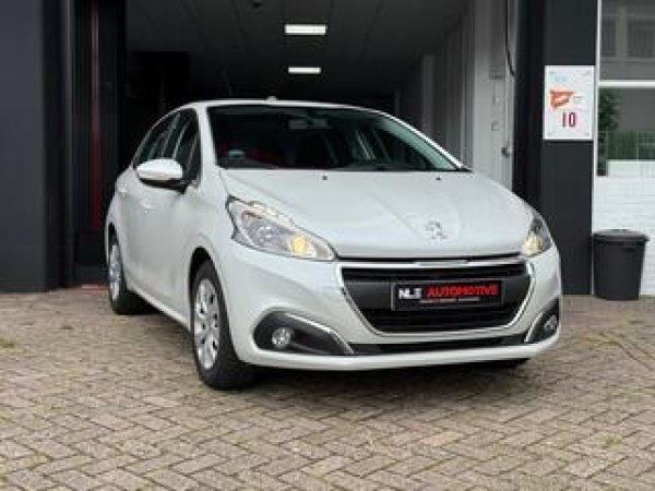 Peugeot 208 1.2 PureTech Blue Lion 2018 - voorkant