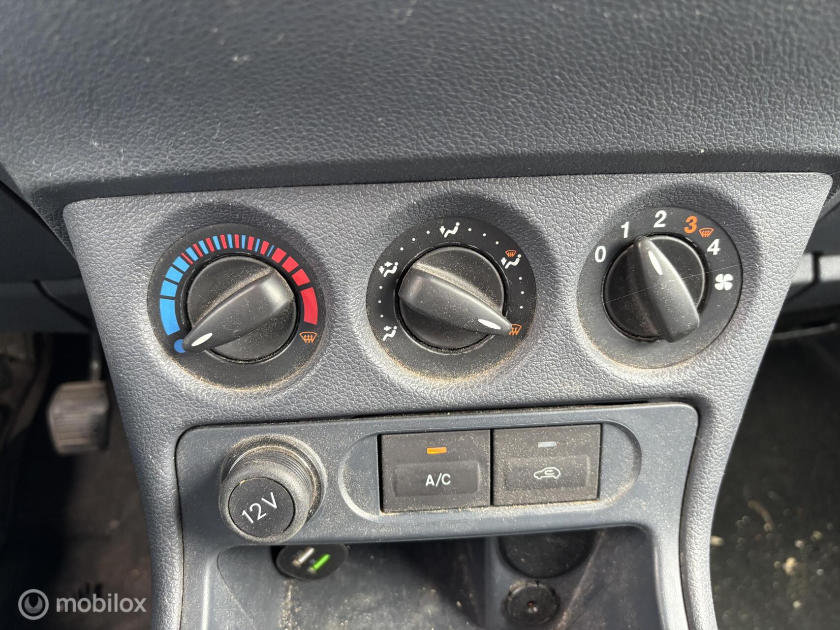 Foto van Ford Transit Connect T230l Van 90dpf