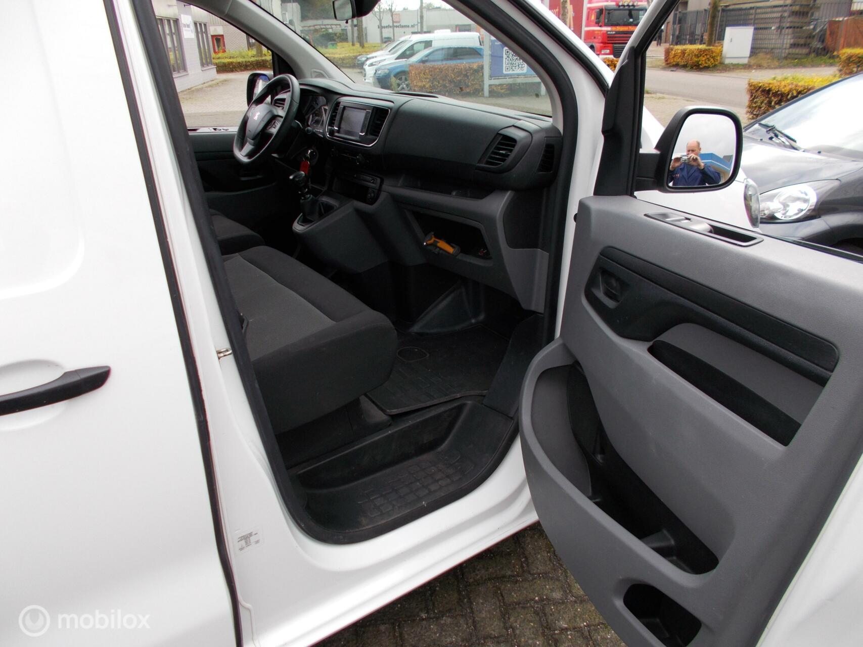 Foto van Peugeot Expert Bestel