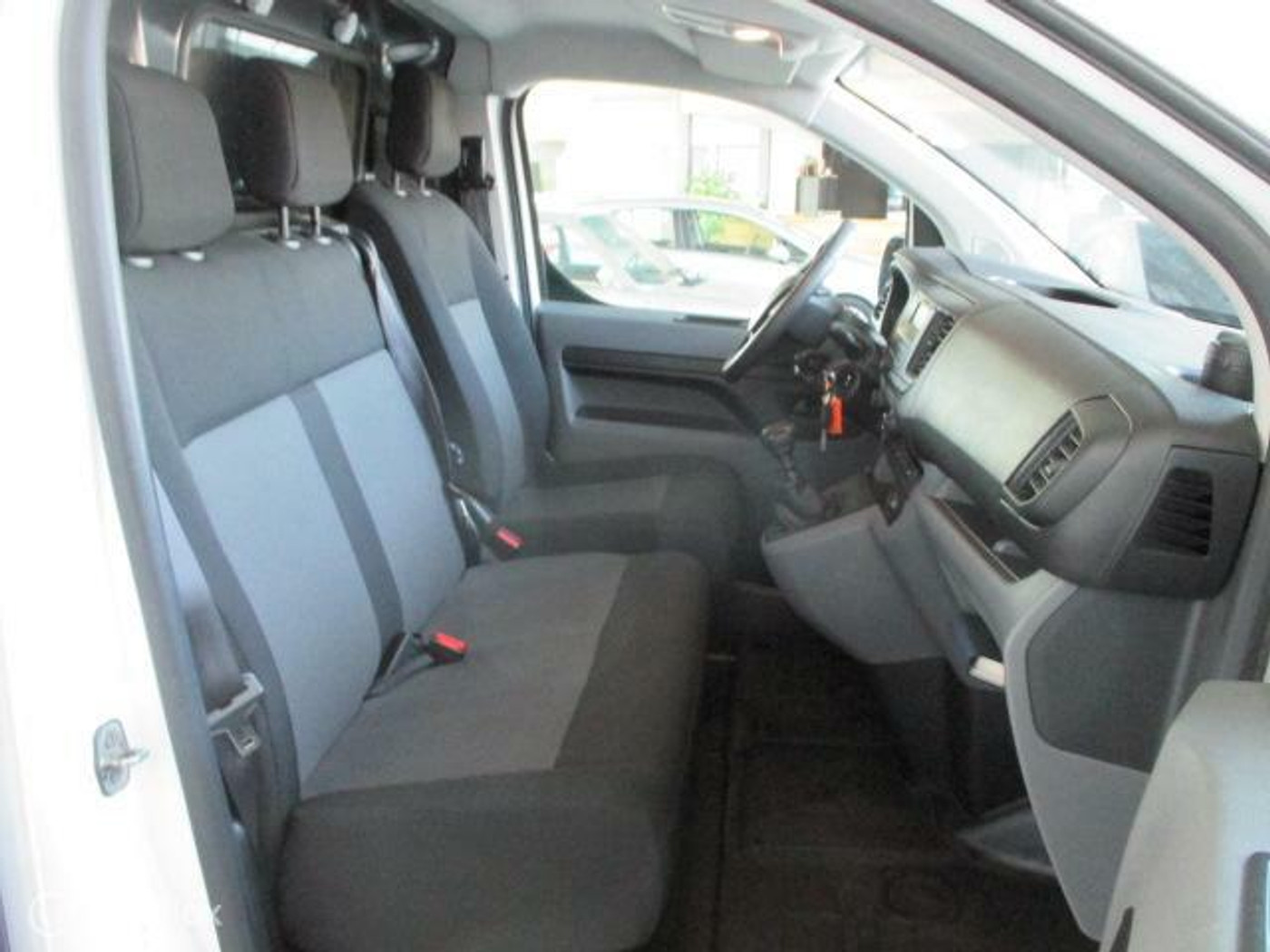 Foto van Peugeot Expert Bestel