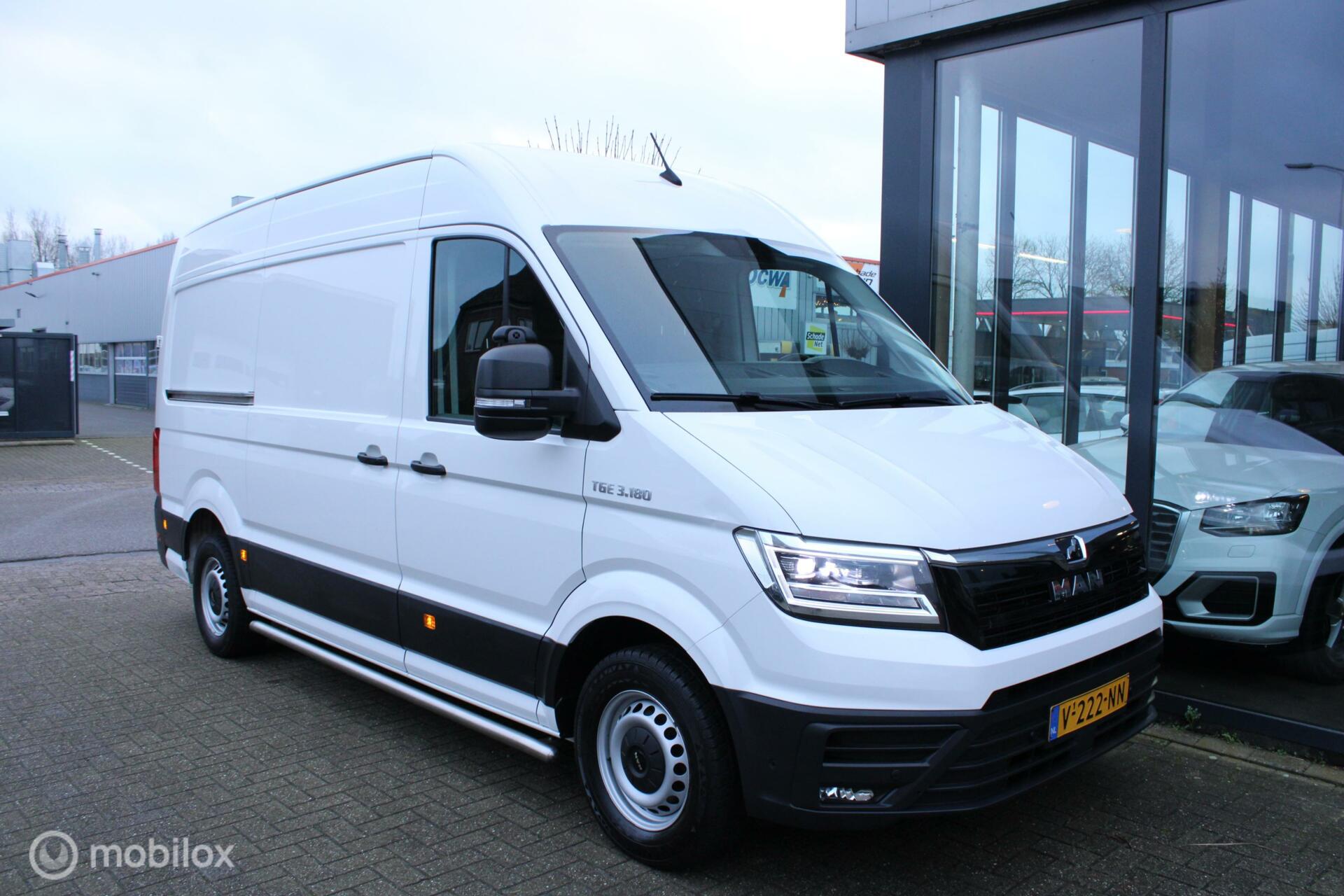 Foto van Man Tge