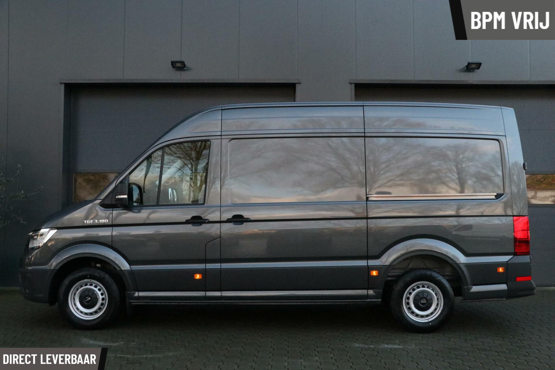 Foto van Man Tge