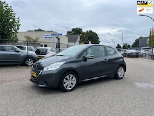 Peugeot 208 1.2 VTi Active 2014 - voorkant
