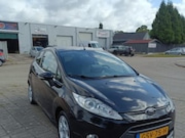 Ford Fiesta 1.25 Trend 2012 - voorkant