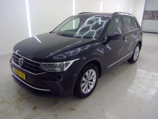 Volkswagen Tiguan 1.5 TSI Life 2021 - voorkant