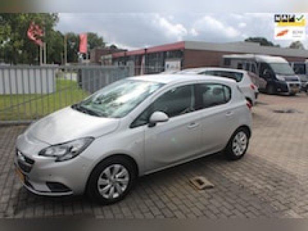 Opel Corsa 1.4 Cosmo 2015 - voorkant