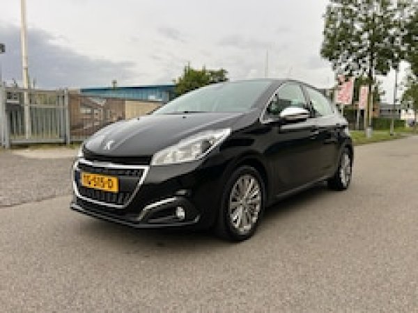 Peugeot 208 1.2 PureTech Blue Lease Executive 2018 - voorkant