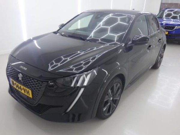 Peugeot 208 1.2 PureTech GT Pack 2022 - voorkant