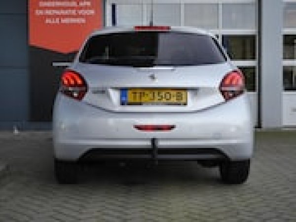 Peugeot 208 1.2 PureTech Allure 2018 - voorkant