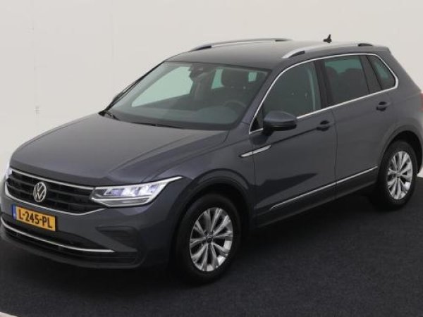 Volkswagen Tiguan 1.5 TSI Life Business 2021 - voorkant