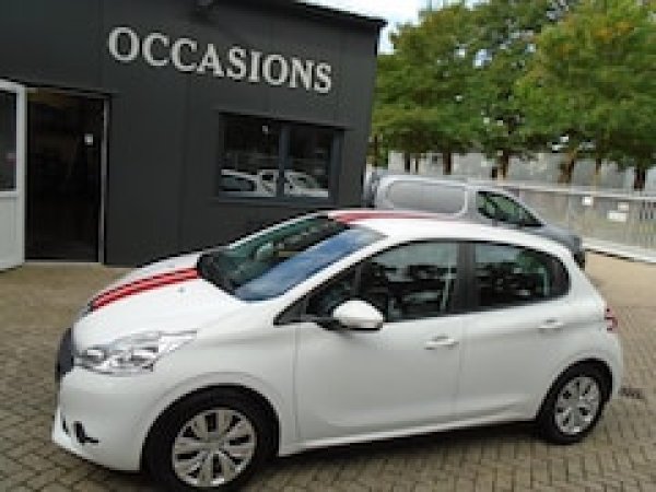 Peugeot 208 1.0 VTi LIKE 2014 - voorkant