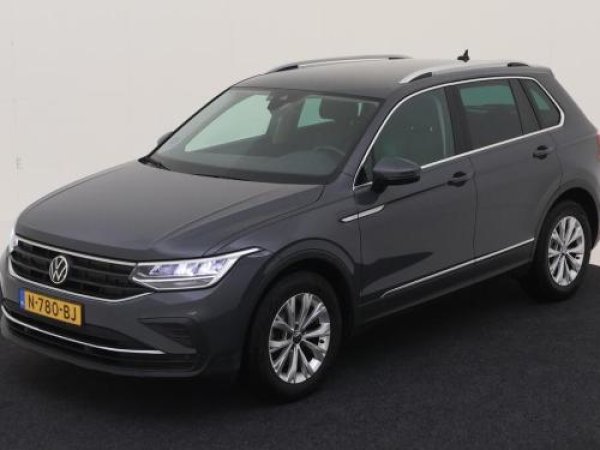 Volkswagen Tiguan 1.5 TSI Life 2021 - voorkant
