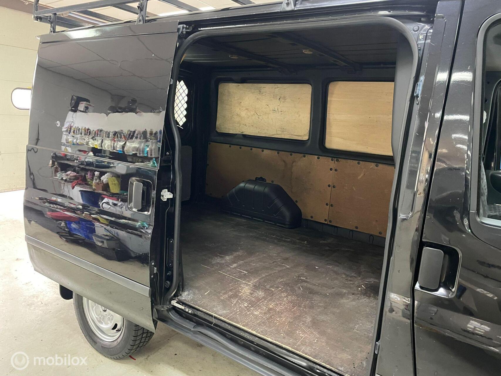 Foto van Ford Transit 260s Van 85dpf LR 4.23