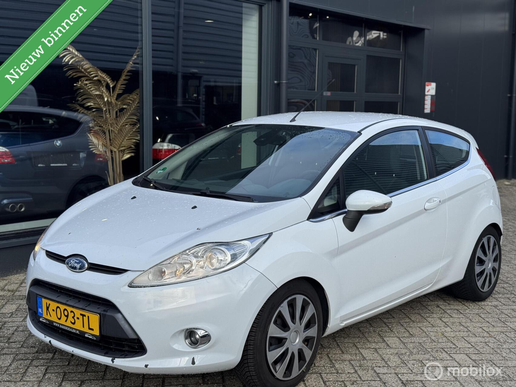 Ford Fiesta 1.25 Titanium - Elektra pakket - Airco 2010 - voorkant