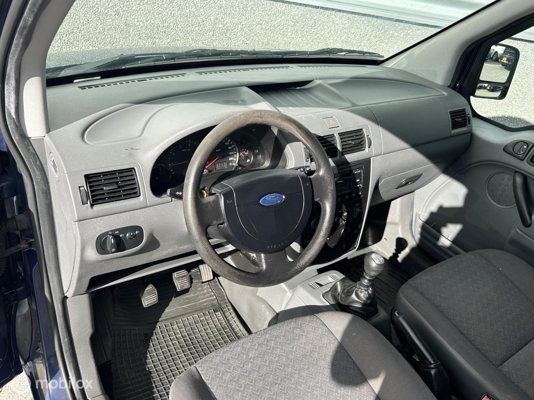 Foto van Ford Transit Connect 200s LR Van 1.8td 66