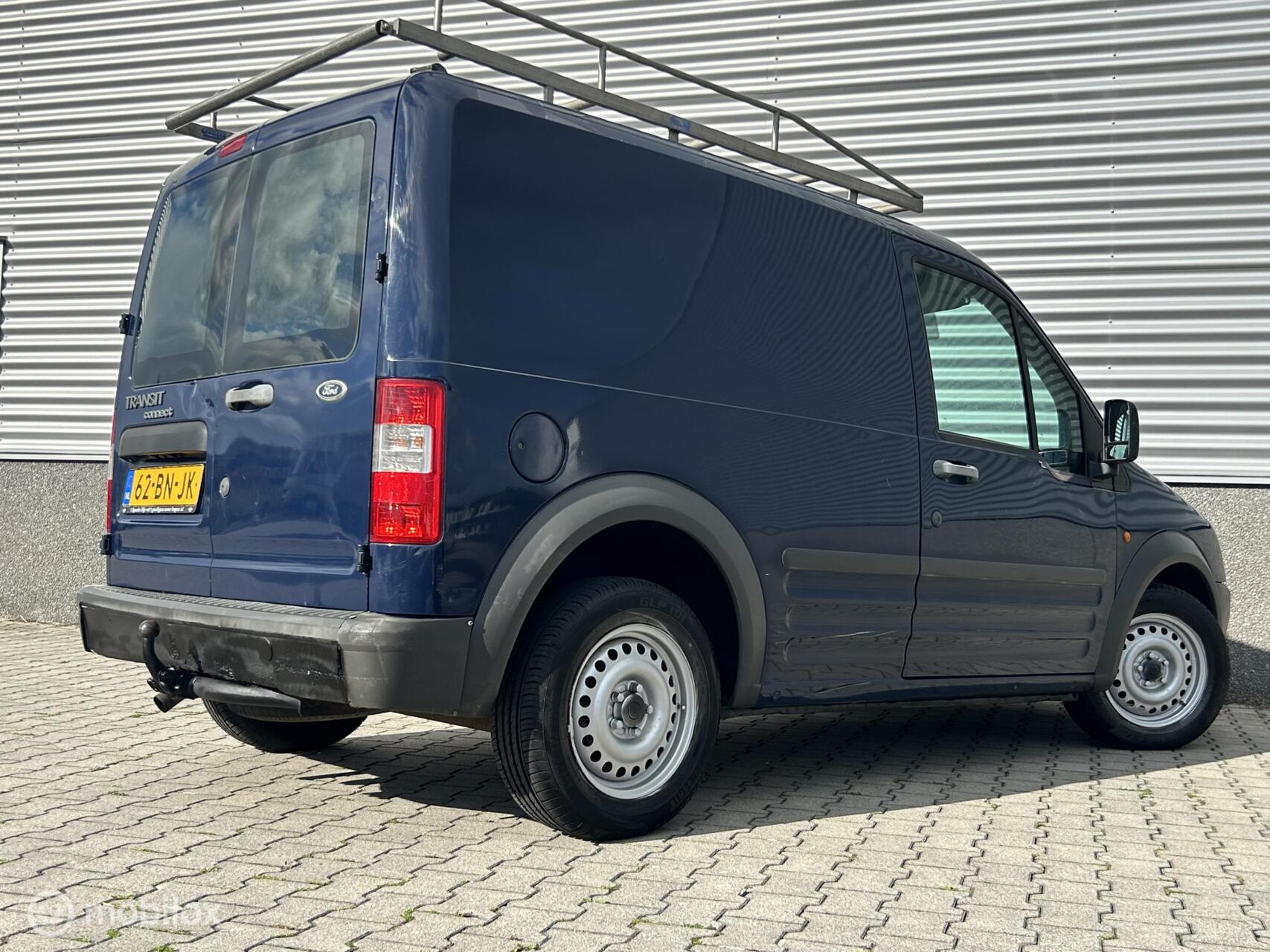 Foto van Ford Transit Connect 200s LR Van 1.8td 66