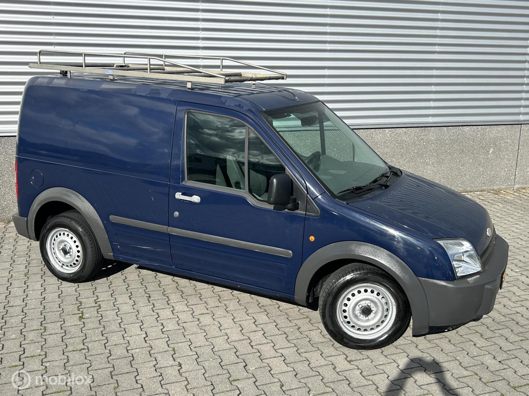Foto van Ford Transit Connect 200s LR Van 1.8td 66