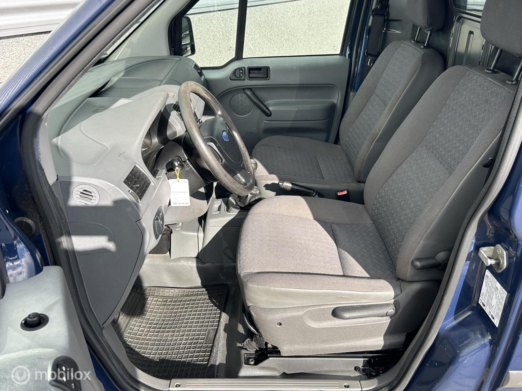 Foto van Ford Transit Connect 200s LR Van 1.8td 66