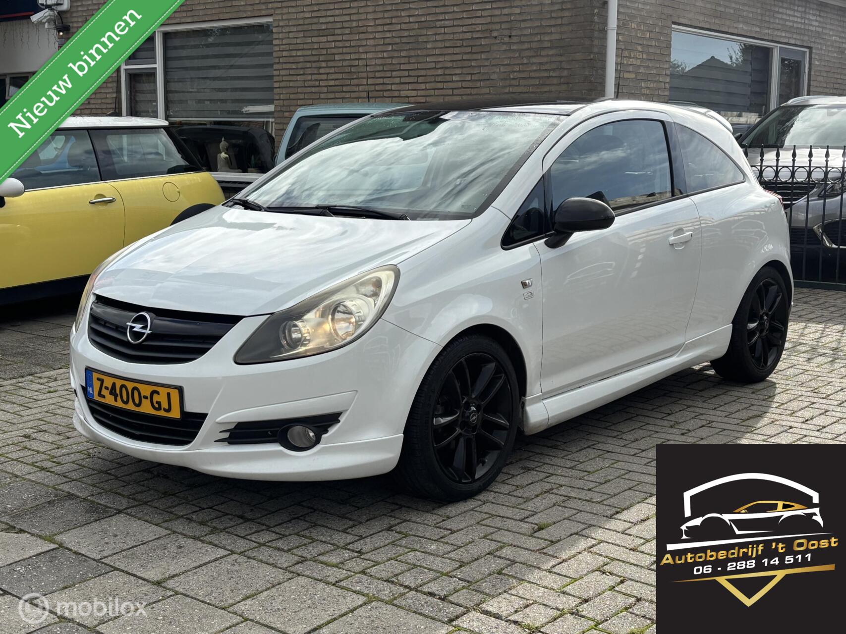 Opel Corsa 1.4-16V Executive stoere uitstraling nieuwe apk ! 2008 - voorkant