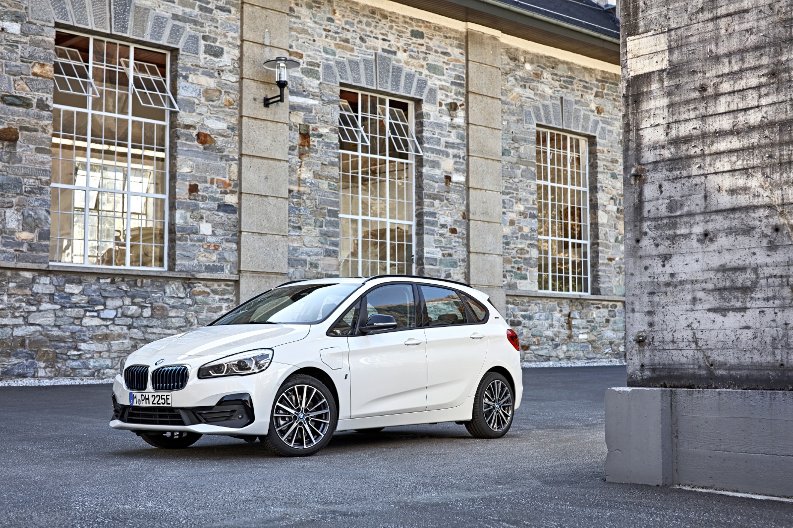 BMW 2-serie Active Tourer 225xe iPerformance 2017 - voorkant
