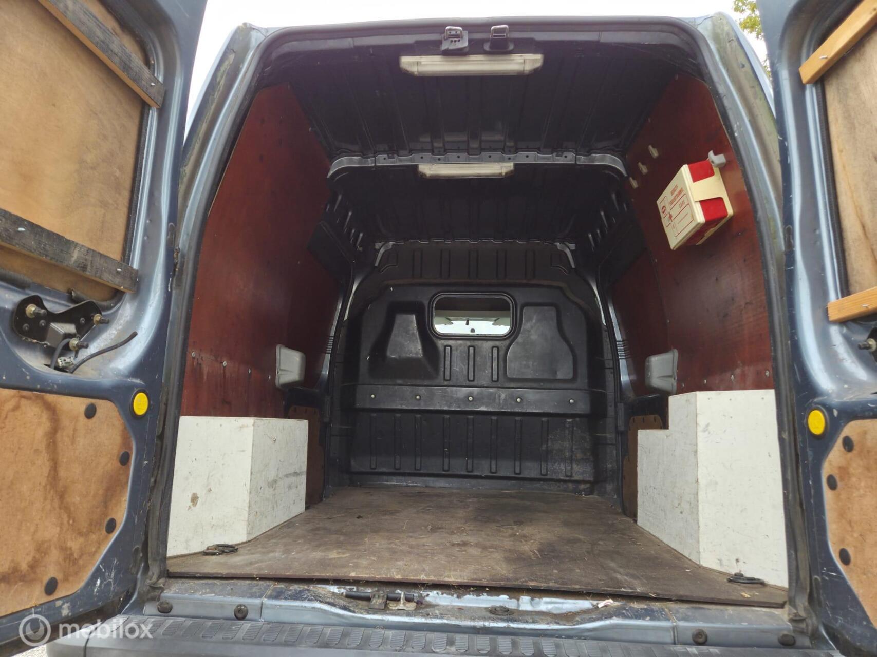 Foto van Ford Transit Connect 230l HR Van 1.8td 66