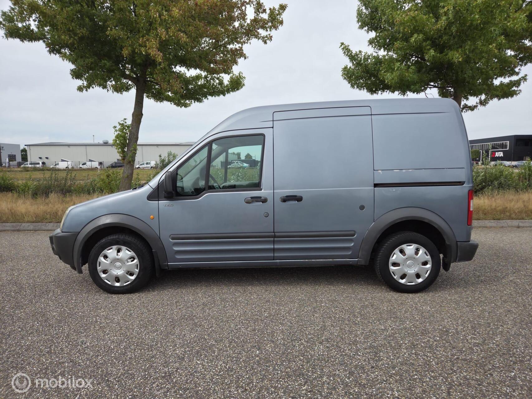 Foto van Ford Transit Connect 230l HR Van 1.8td 66