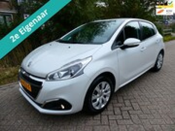 Peugeot 208 1.2 PureTech Blue Lion 2018 - voorkant
