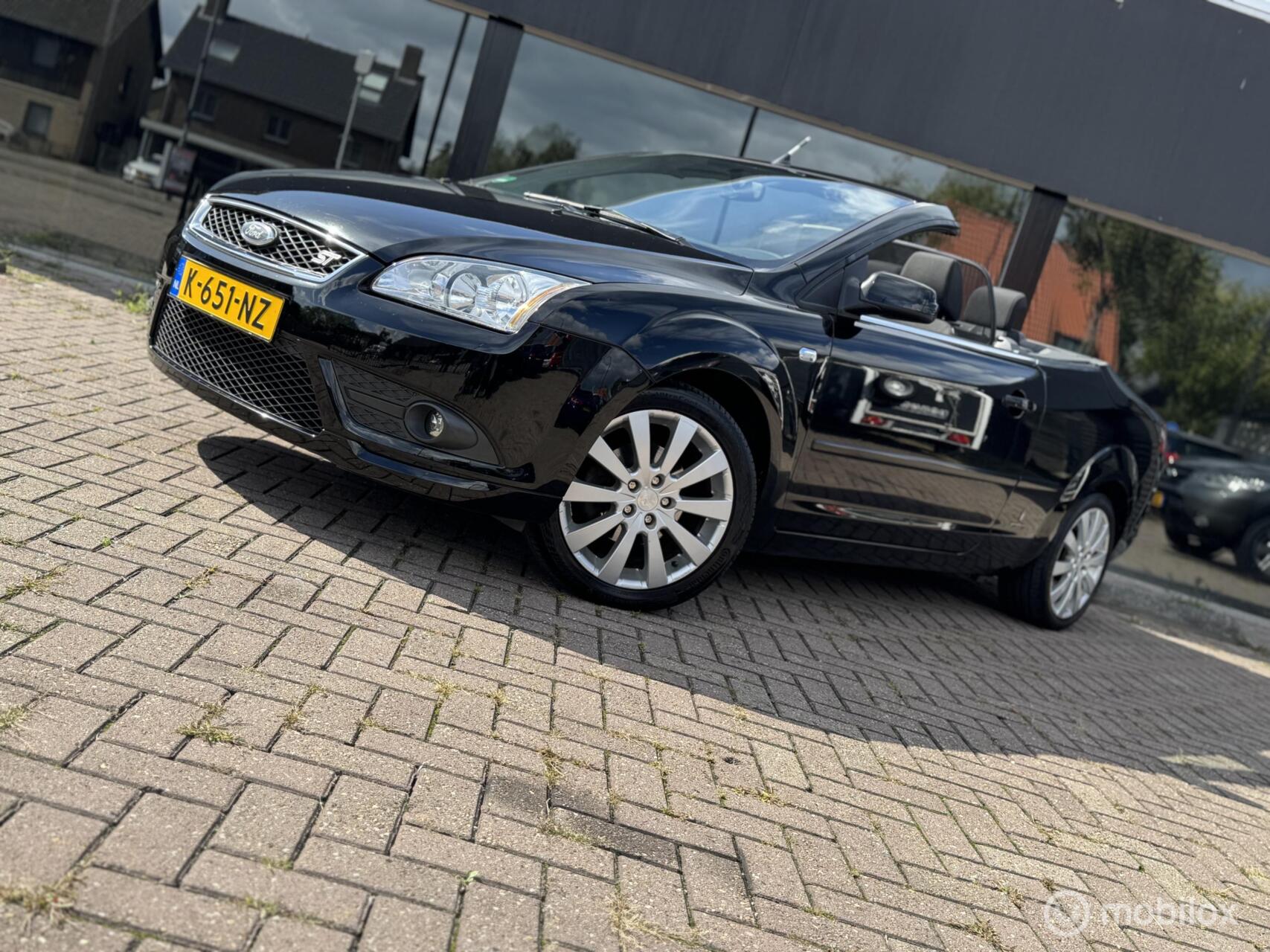 Ford Focus 1.6-16V NWE APK/  COUPE CABRIOLET / CARPLAY 2007 - voorkant
