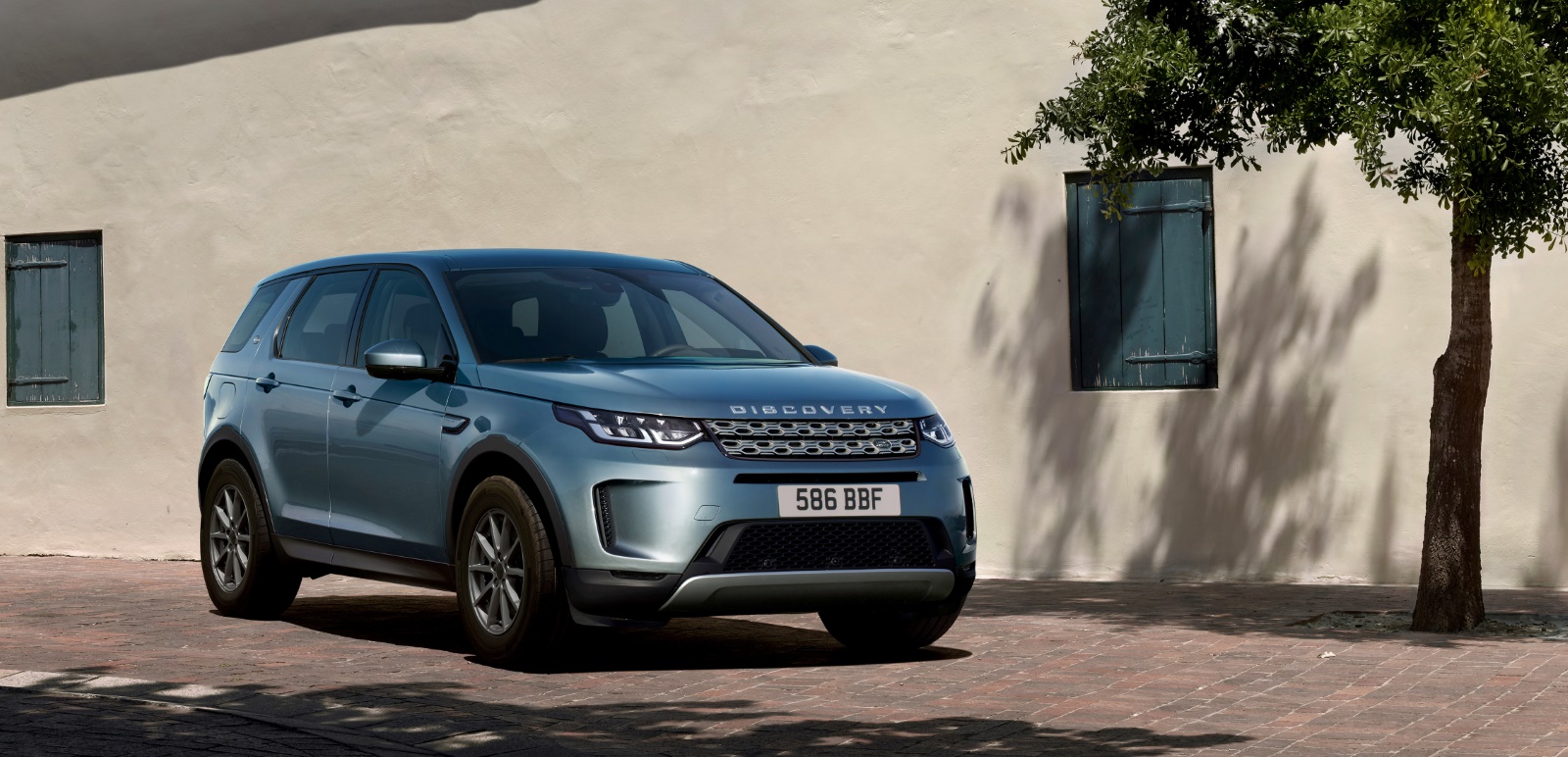 Land Rover Discovery Sport P300e 1.5 R-Dyn. SE 2023 - voorkant
