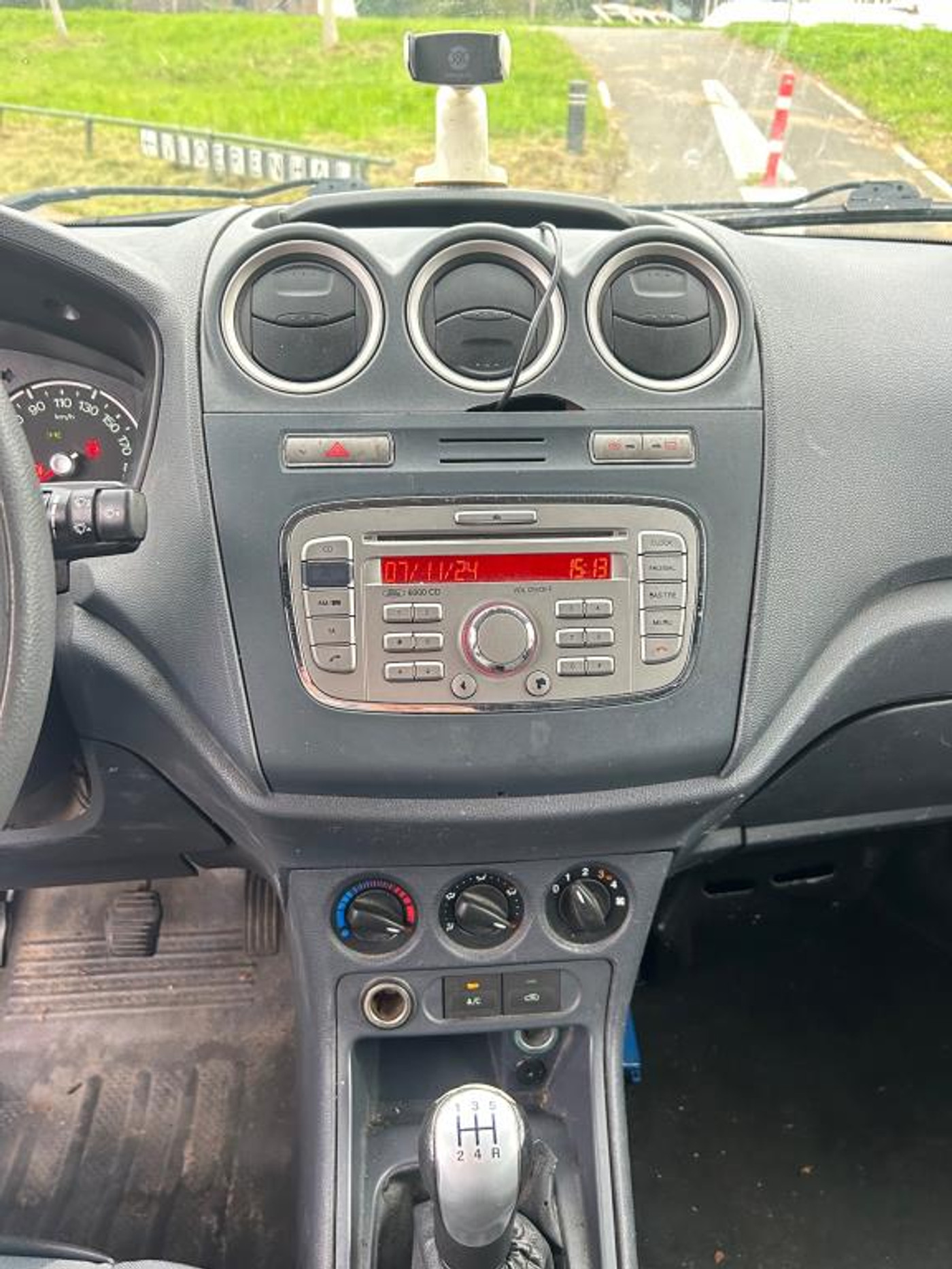 Foto van Ford Transit Connect T200s Van 75