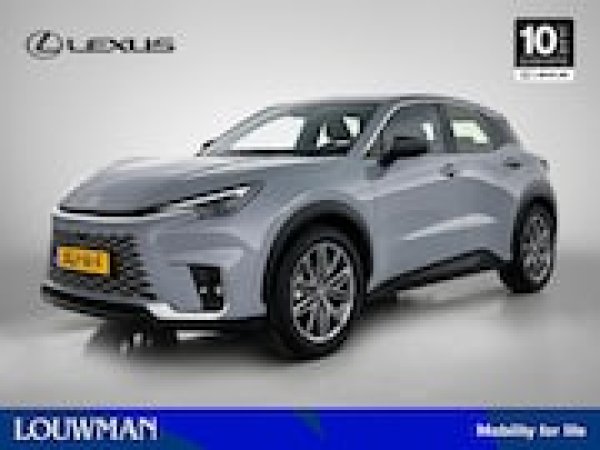 Lexus LBX Cool AWD 2024 - voorkant