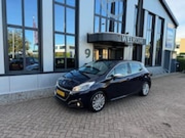 Peugeot 208 1.2 PureTech Blue Lease Executive 2018 - voorkant
