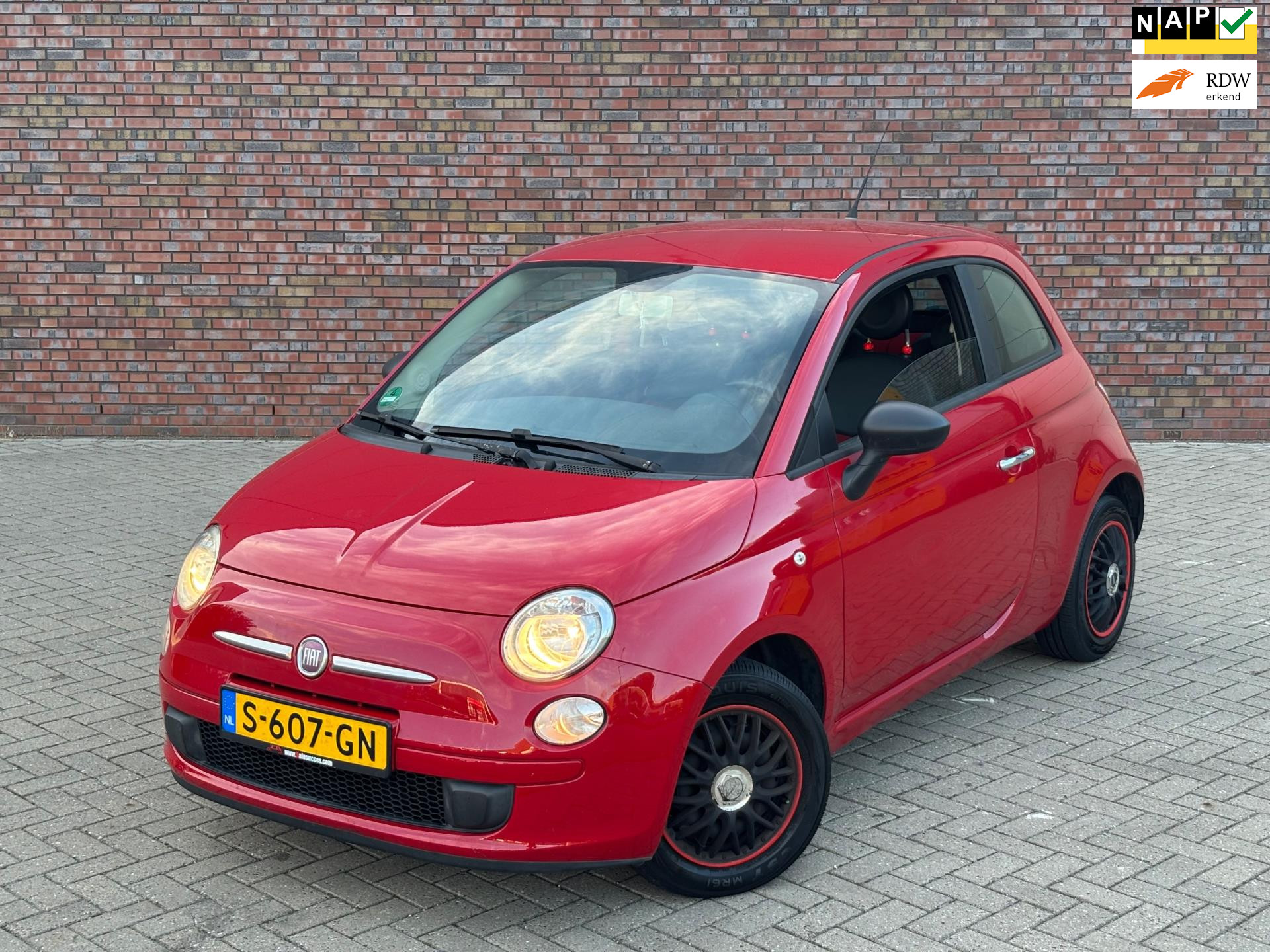 Fiat Fiat 500 1.2 Pop | El. Ramen | Onderhoudshistorie | Incl. Oliebeurt | Rijdt en schakelt heerlijk! 2011 - voorkant