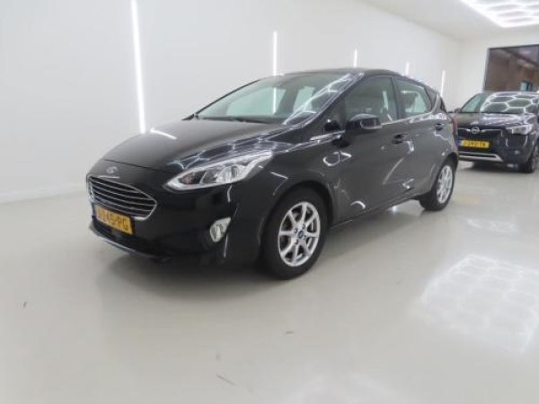 Ford Fiesta 1.0 EcoBoost Hybrid Titanium 2020 - voorkant