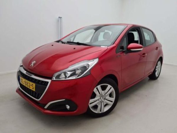 Peugeot 208 1.2 PureTech Signature 2019 - voorkant