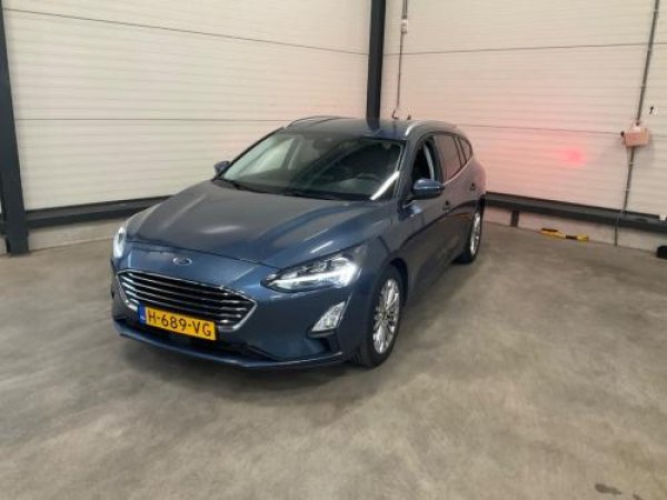 Ford Focus 1.0 EcoBoost Titanium Business 2020 - voorkant
