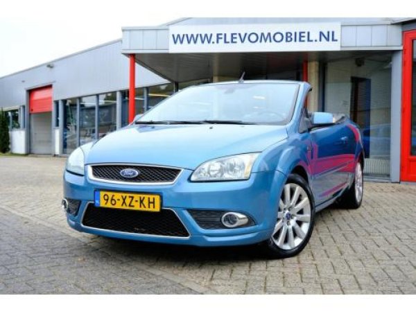 Ford Focus 2.0-16V Titanium 2007 - voorkant