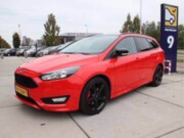 Ford Focus 1.5 Red Edition 2015 - voorkant