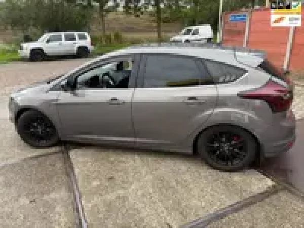 Ford Focus 1.0 EcoBoost Titanium 2013 - voorkant