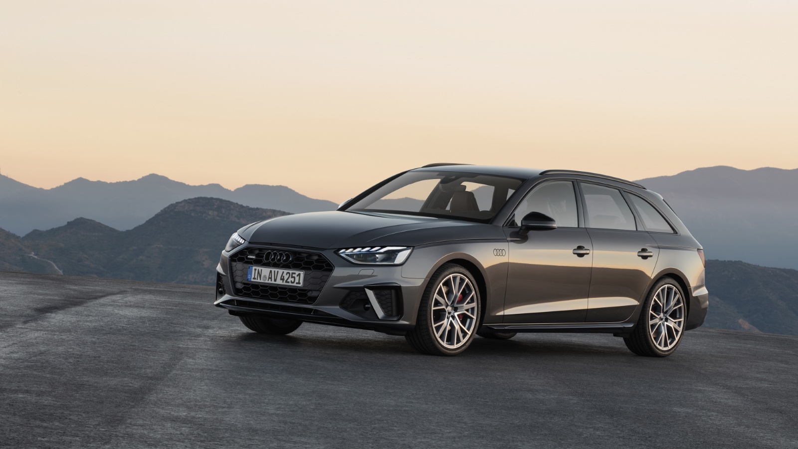 Audi A4 Avant  2022 - voorkant