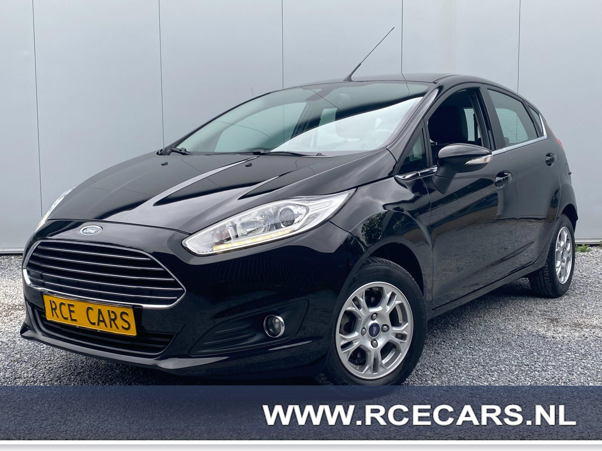 Ford Fiesta 1.0 EcoBoost   D.A.B  Xenon  Clima  Stoelverw  Blueth  KM: 61.800 !!! 2017 - voorkant