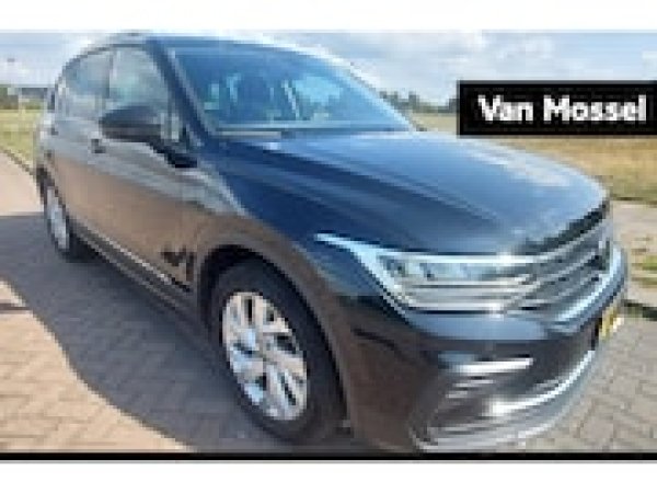 Volkswagen Tiguan 1.5 TSI Life Business 2022 - voorkant