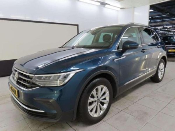 Volkswagen Tiguan 1.5 TSI Life Business 2021 - voorkant
