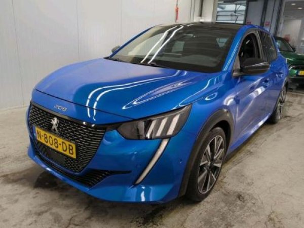 Peugeot 208 1.2 PureTech GT 2021 - voorkant