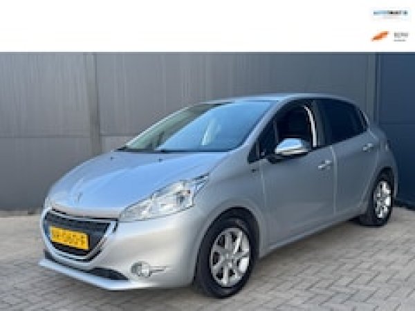 Peugeot 208 1.2 VTi Active 2014 - voorkant